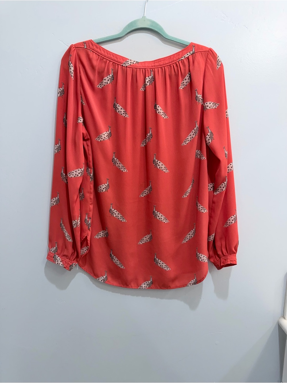 Sold LOFT Peacock Print Coral Pleated Long Sleeve Blouse Pink Boat Neck Whimsy - Picture 5 of 10